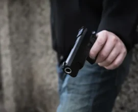 15 Yaşındaki Çocuğa Silah Çekildi: Polis Anında Müdahale Etti