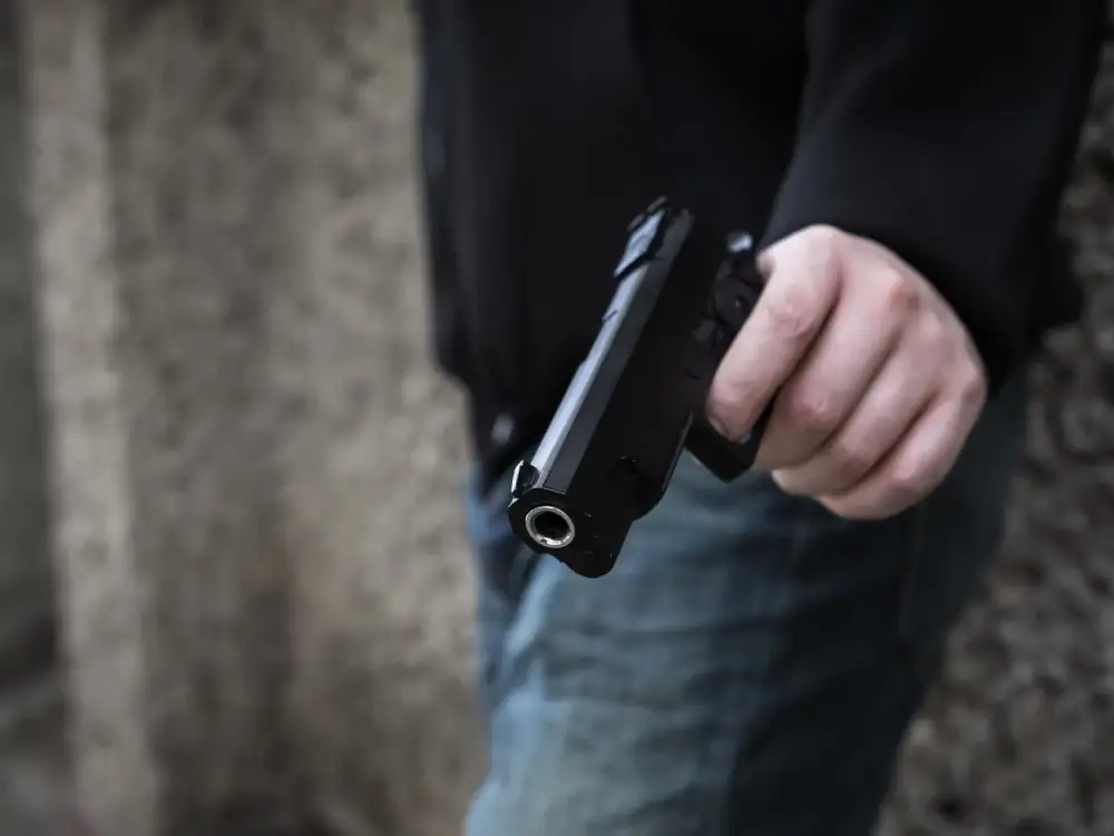 15 Yaşındaki Çocuğa Silah Çekildi: Polis Anında Müdahale Etti