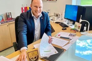 20 Yaşında Belediye Başkanı, 28’inde Milletvekili: Fabio Halb’ın İlham Veren Hikayesi 20 Yaşında Belediye Başkanı, 28’inde Milletvekili: Fabio Halb’ın İlham Veren Hikayesi