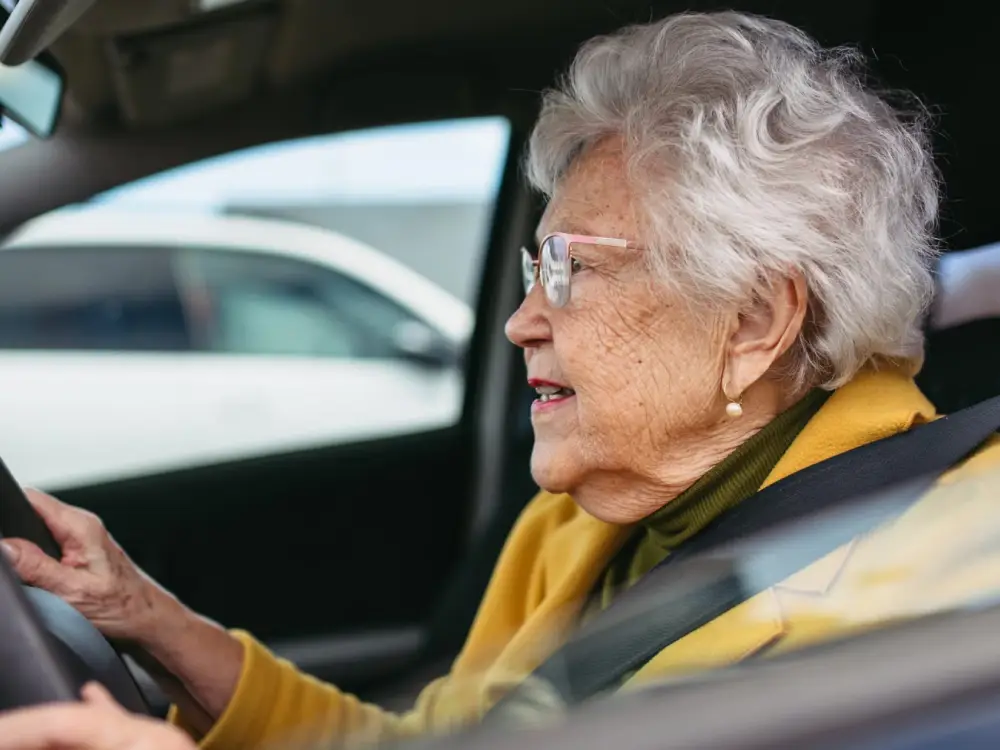 43% Avusturyalı Yaşlı Sürücülerden Endişeli: Ehliyet Yaşı Düşmeli mi?