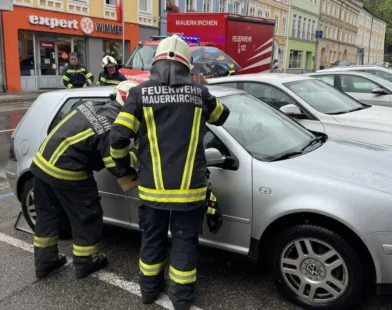 5 Yaşındaki Çocuk Anahtarla Birlikte Otomobilde Mahsur Kaldı