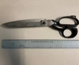 64 Yaşındaki Emekli, Polisleri Makasla Tehdit Edip Kaçtı