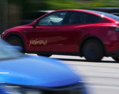 ABD Ulaştırma Kurumu, Tesla'nın Robotaksilerini Mercek Altına Aldı