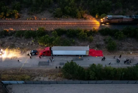 ABD'de 53 Göçmenin Ölümüne Neden Olan İki İnsan Kaçakçısına Müebbet