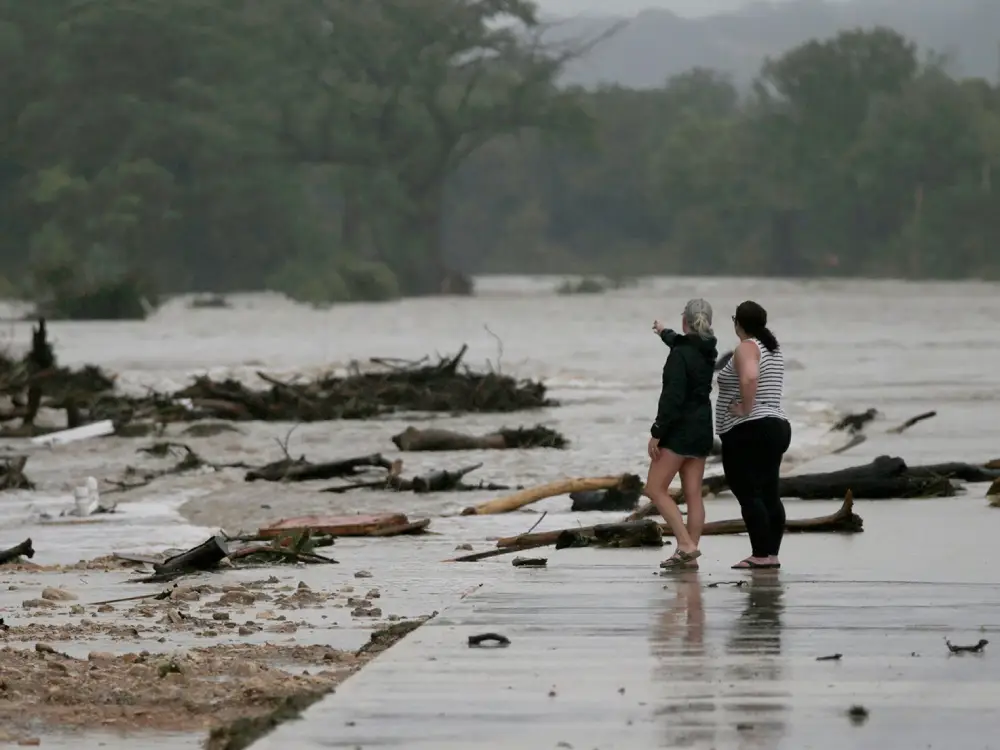 ABD’de Şiddetli Sel: 24 Kişi Hayatını Kaybetti, 25 Çocuk Kayıp