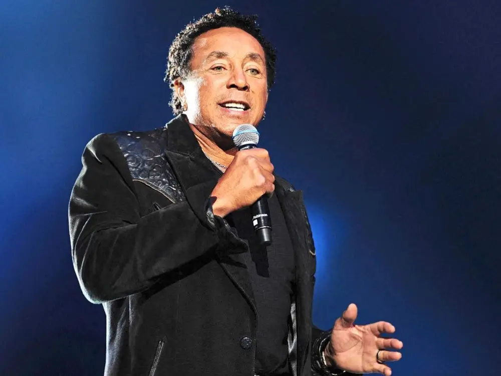 ABD’li Şarkıcı Smokey Robinson’a Tecavüz Soruşturması Başlatıldı