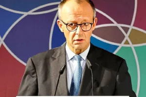 Almanya Başbakanı Merz, göç ve Belém çıkışlarıyla hem Berlin'de hem Brezilya'da protestolarla karşı karşıya