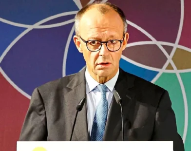 Almanya Başbakanı Merz, göç ve Belém çıkışlarıyla hem Berlin'de hem Brezilya'da protestolarla karşı karşıya