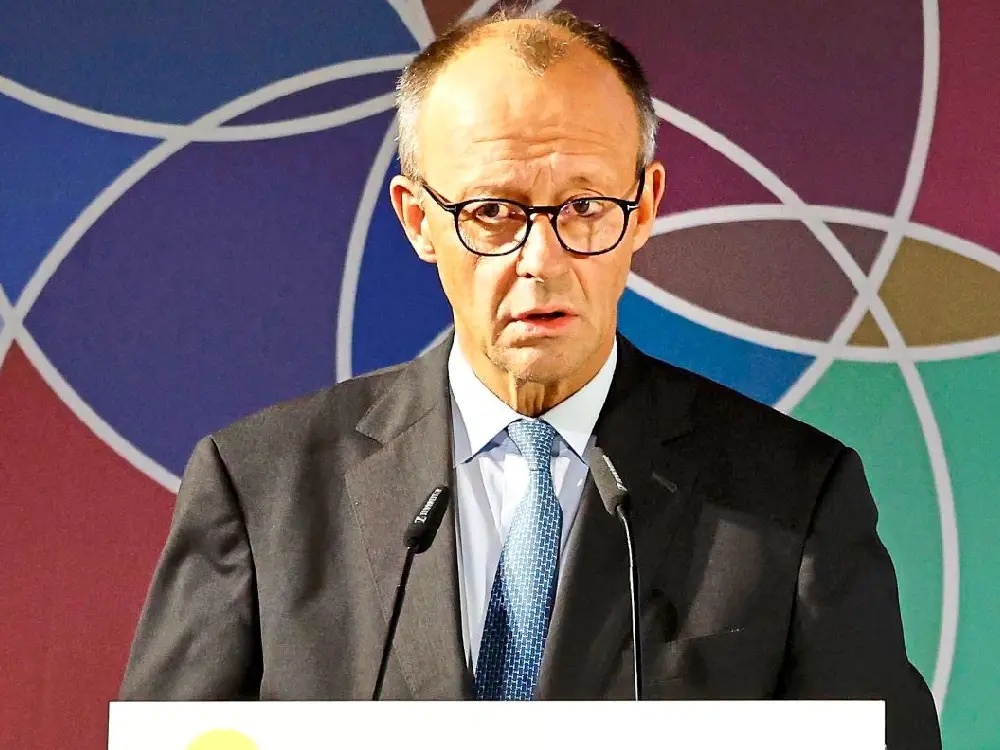 Almanya Başbakanı Merz, göç ve Belém çıkışlarıyla hem Berlin'de hem Brezilya'da protestolarla karşı karşıya