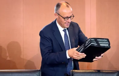 Almanya, Gazze’deki Operasyonlar İçin Askeri Malzeme Tedarikini Askıya Aldı Almanya, Gazze’deki Operasyonlar İçin Askeri Malzeme Tedarikini Askıya Aldı
