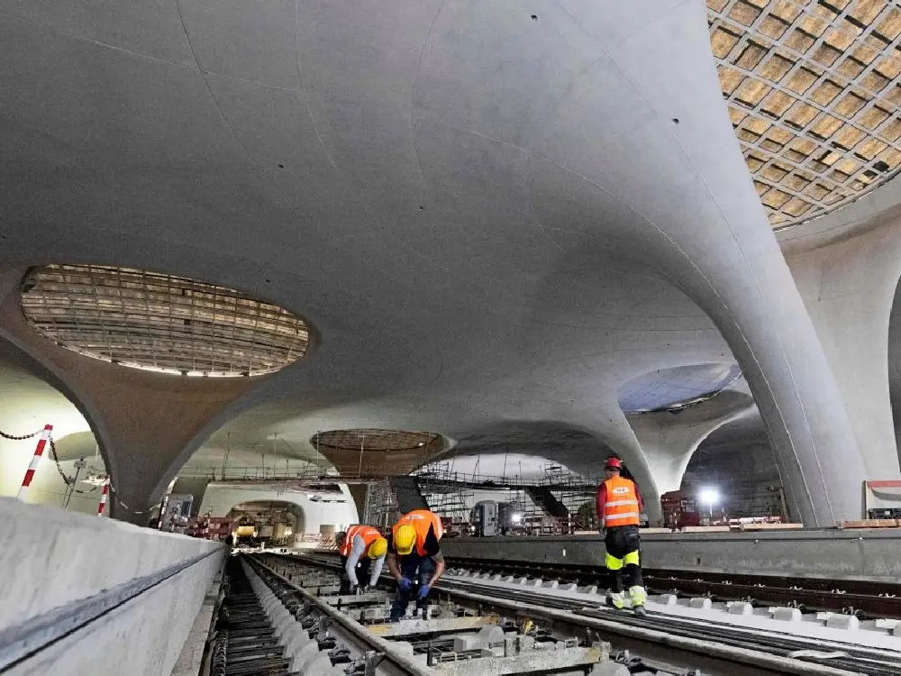 Almanya'nın tartışmalı Stuttgart 21 projesi yine ertelendi: 2026 açılışı da iptal Almanya'nın tartışmalı Stuttgart 21 projesi yine ertelendi: 2026 açılışı da iptal