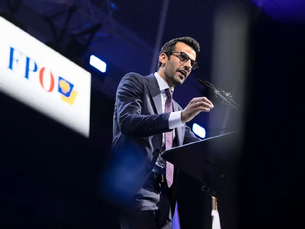 Aşağı Avusturya’da Mülteciler İçin Aylık Bildirim Zorunluluğu Gündemde