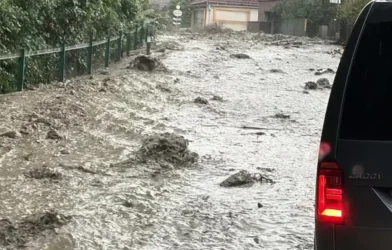 Aşırı Yağış Yine Viyana Kuzeyini Vurdu: Yollar Sular Altında Aşırı Yağış Yine Viyana Kuzeyini Vurdu: Yollar Sular Altında