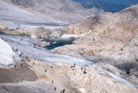 Avusturya’da Hızla Eriyen Buzullar: Ziyaretçilere Güvenlik Uyarısı