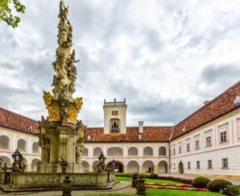 Avusturya’da Manastır Skandalı: Abt Heim İstifa Etti