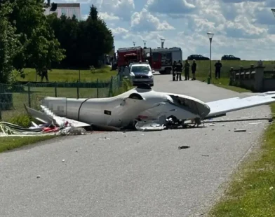 Avusturya'da Planör Yerleşim Alanına Düştü Pilot Hayatını Kaybetti