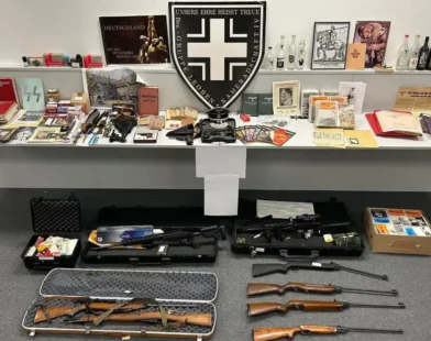 Avusturya’da Rock Konserinde Hitler Selamı: Evde Silahlar ve Uyuşturucu Bulundu