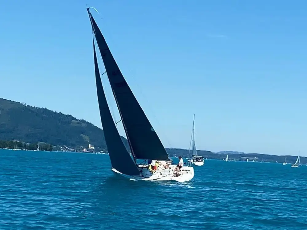 Avusturya’da Segel Kazası: 63 Yaşındaki Adam 3 Saat Suda Kaldı Avusturya’da Segel Kazası: 63 Yaşındaki Adam 3 Saat Suda Kaldı