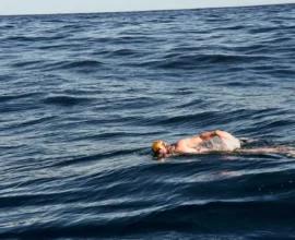 Avusturyalı Yüzücü Köberl, Kuzey Kanalı’nda Yarıyı Geçti