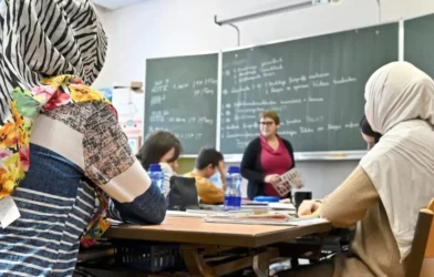 Başörtüsü Yasağı Kız Çocukları İçin Yürürlüğe Girdi: Tepkiler Büyüyor