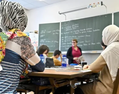 Başörtüsü Yasağı Kız Çocukları İçin Yürürlüğe Girdi: Tepkiler Büyüyor