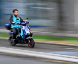 Bisiklet Yollarında Trafik Karmaşası: E-Mopedlere Sınırlama mı Geliyor?