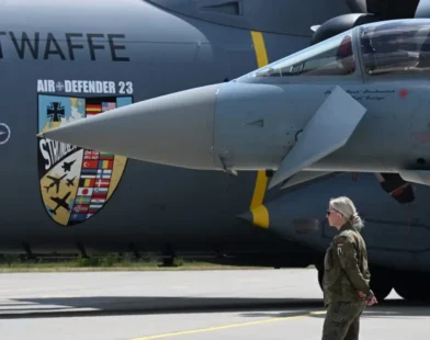 Çin, Alman Askerî Uçağını Lazerle Hedef Aldı: Almanya'dan Sert Tepki