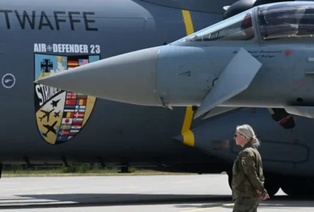 Çin, Alman Askerî Uçağını Lazerle Hedef Aldı: Almanya'dan Sert Tepki