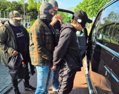 Cinayet Zanlısının Kaçış Aracında Silah Bulundu