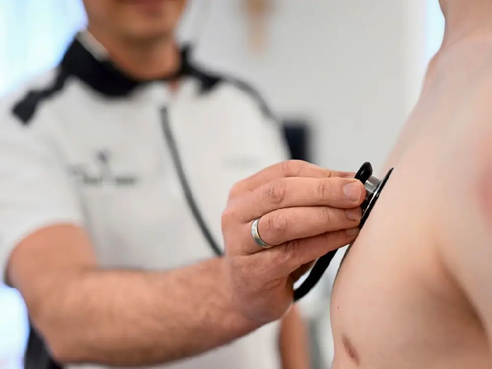 Doktor Göçü ve Emeklilik Dalgası: Sağlık Sisteminde Tehlike Çanları mı Çalıyor?