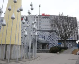 Donauzentrum’da Şok: Elektrik Kesintisi Alışverişi Felç Etti