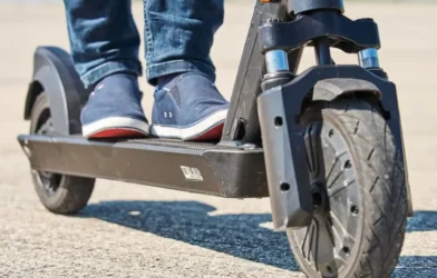 E-Scooter Tehlikesi Artıyor: Salzburg'da Kazalar Giderek Çoğalıyor