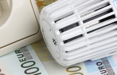 Elektrik ve Doğalgaz Fiyatları: Aylık Düşüş, Yıllık Rekor Artış Elektrik ve Doğalgaz Fiyatları: Aylık Düşüş, Yıllık Rekor Artış