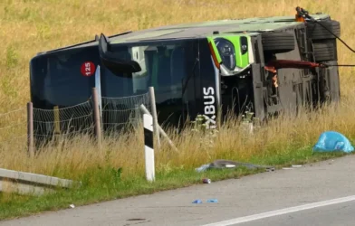 Flixbus Kazası: Almanya’da Viyana Seferindeki Otobüs Devrildi