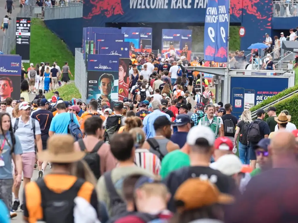 "Formula 1’de Hollanda Rüzgarı: Almanya’nın Gölgesinde Büyük Festival" "Formula 1’de Hollanda Rüzgarı: Almanya’nın Gölgesinde Büyük Festival"