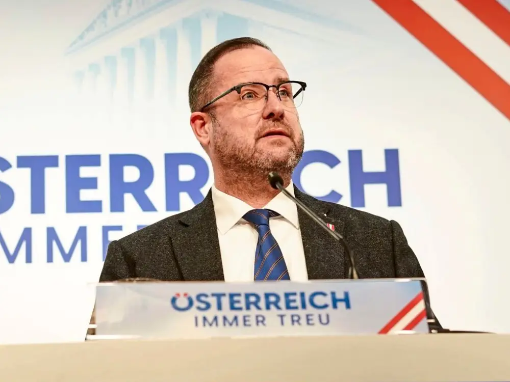 FPÖ'den "Deep State" Tartışması: Christian Hafenecker'den Hükümete Sert Eleştiriler