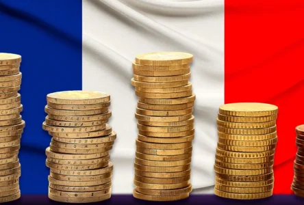 Fransa, Bütçe Açığını Kapatmak İçin İki Resmi Tatili Kaldırmayı Planlıyor