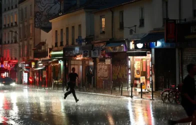 Fransa’da Şiddetli Fırtına: 2 Kişi Hayatını Kaybetti