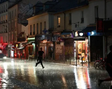 Fransa’da Şiddetli Fırtına: 2 Kişi Hayatını Kaybetti