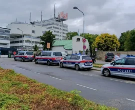 Gazze Aktivistleri ORF Haber Merkezine Girdi: Polis Müdahale Etti