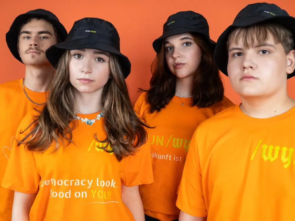 Gençlik Raporu 2025: Sosyal Medyaya Güven Azalıyor, Demokrasiye İlgi Artıyor