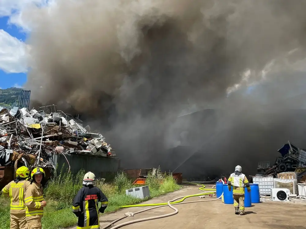 Geri Dönüşüm Tesisindeki Yangının Nedeni: Atılmış Pil veya Akü