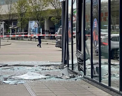 Gmunden’de Bankamatik Soygunu: Mezuniyet Kutlamasındaki Gençten Araç Çaldılar