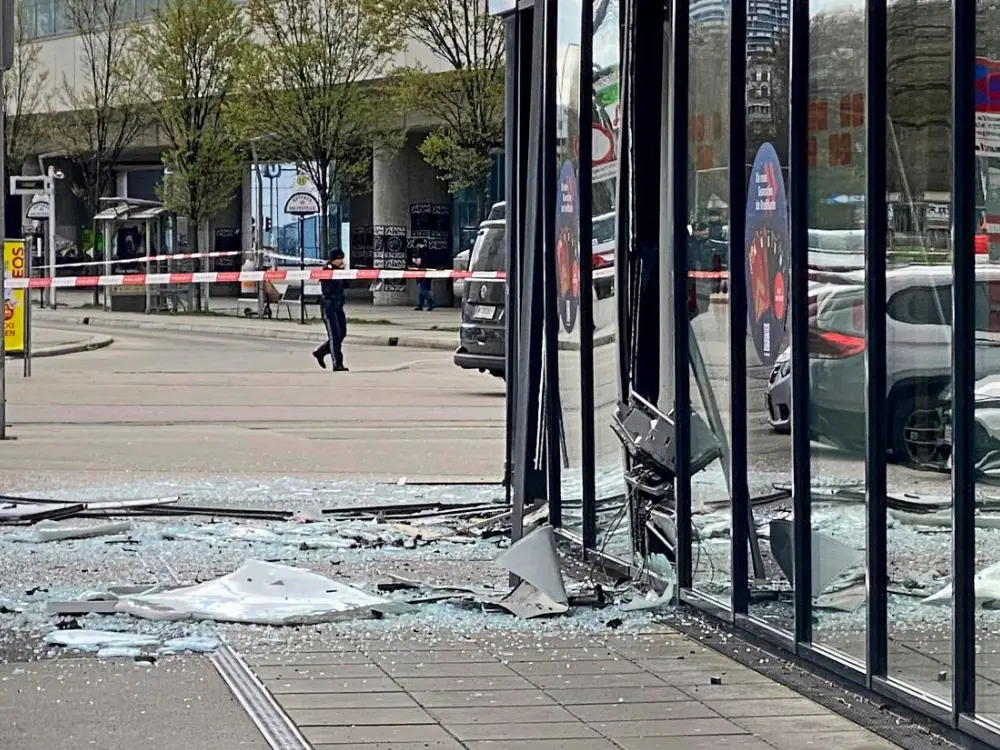 Gmunden’de Bankamatik Soygunu: Mezuniyet Kutlamasındaki Gençten Araç Çaldılar