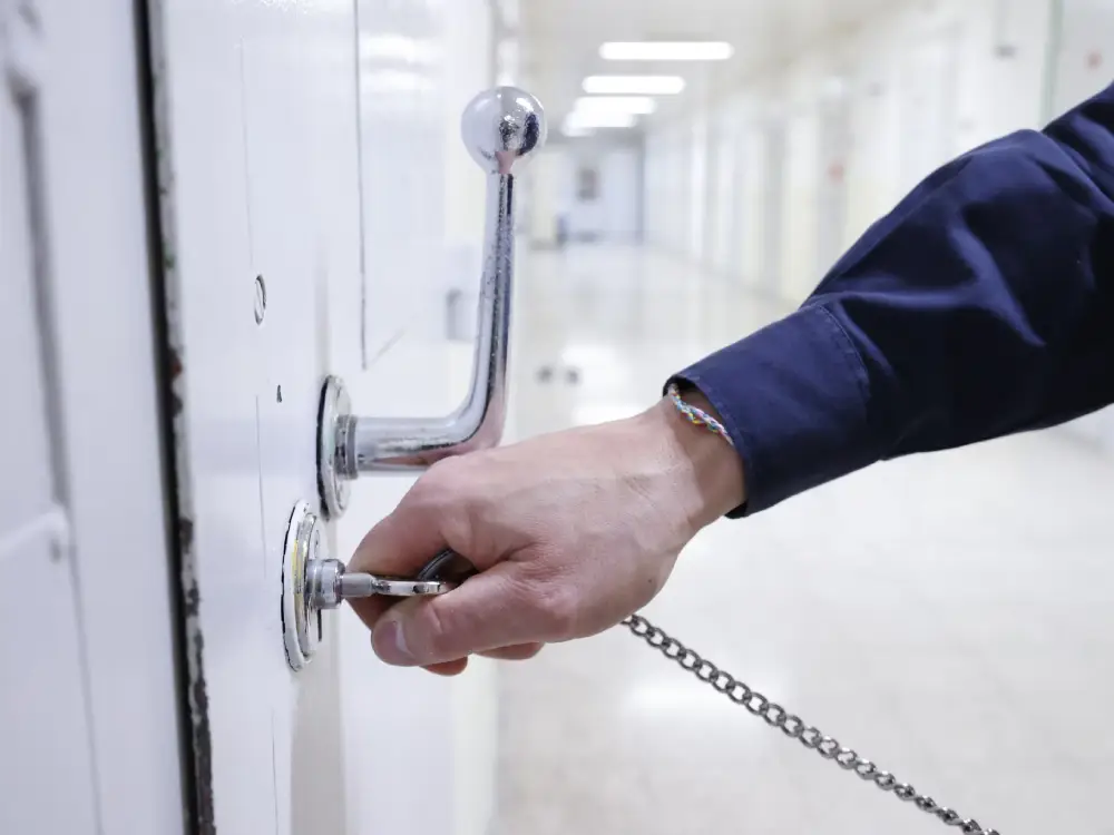 Graz Cezaevinde Doktor İstifası Sonrası Sağlık Alarmı Verildi