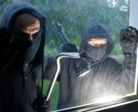 Graz’da vahşi soygun: 21 yaşındaki genç evinde saldırıya uğradı