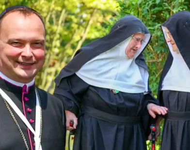 “Hayatımızı Elimizden Aldılar”: Salzburg’lu Rahibelerin İsyanı