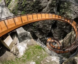 Helix Merdiveni Kazası: Yaralanan Kadın Vadiden Taşındı