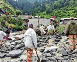 Himalayalar’da Ani Sel Felaketi Bir Köyü Haritadan Sildi
