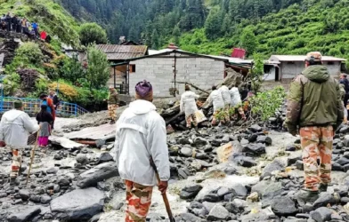 Himalayalar’da Ani Sel Felaketi Bir Köyü Haritadan Sildi